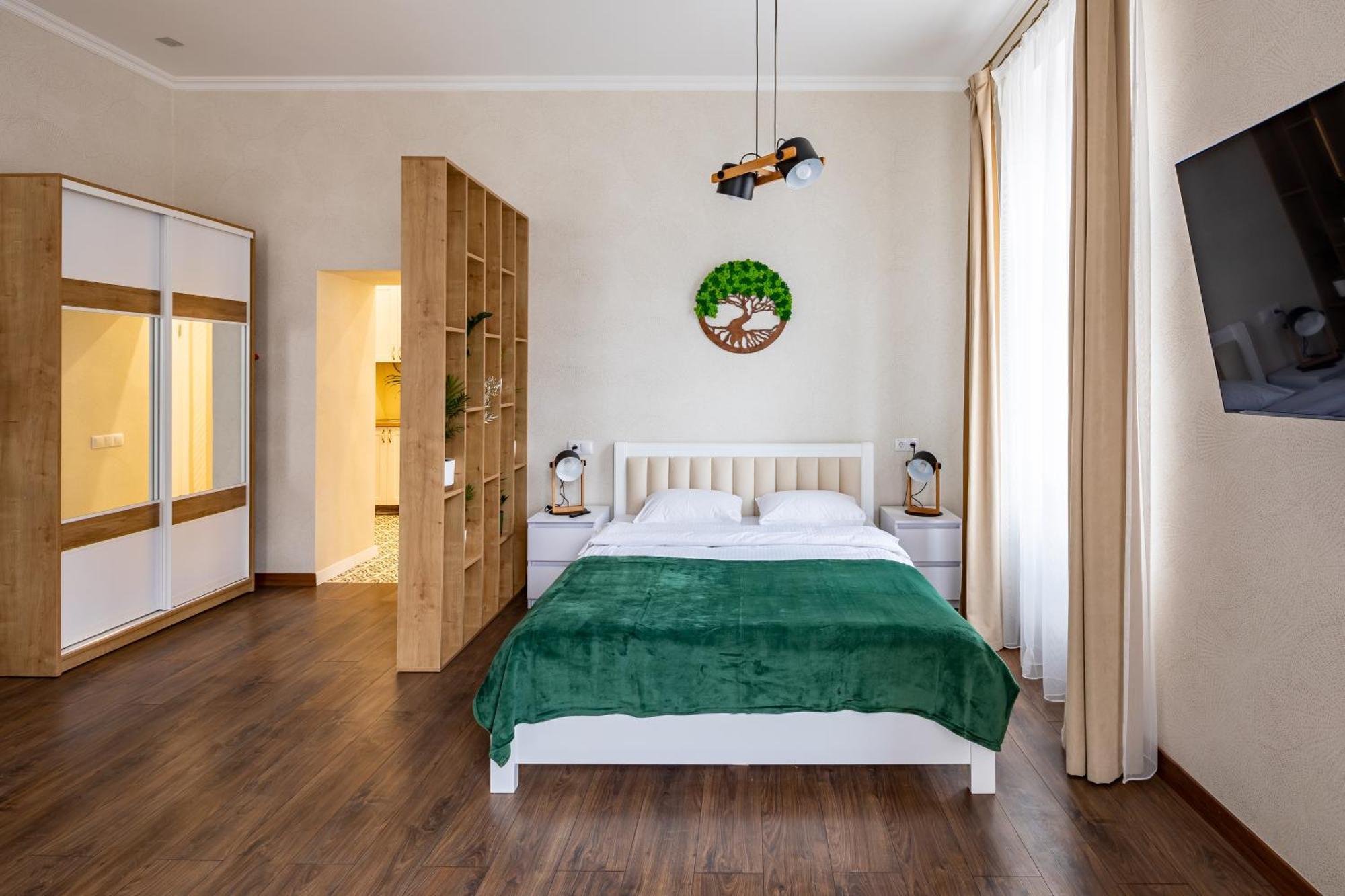 Leontovycha 1905 Apartment